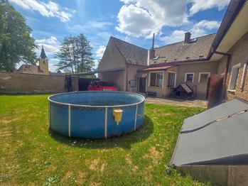 dvorek - Prodej domu 120 m², Temelín