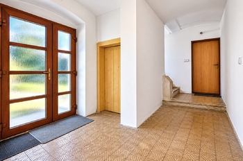 Prodej domu 320 m², Kokořín