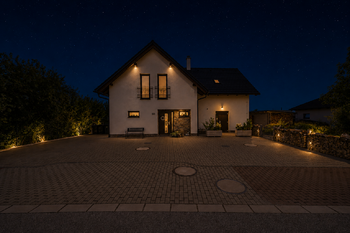 Noční fotka RD Stěžírky - Prodej domu 215 m², Stěžery