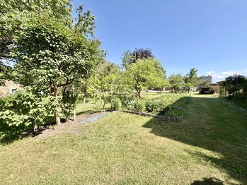 Prodej pozemku 922 m², Pardubice
