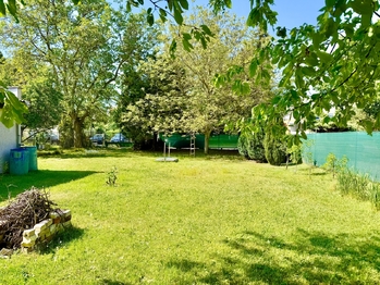 Prodej pozemku 922 m², Pardubice