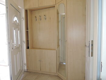 Pronájem domu 150 m², Hostivice