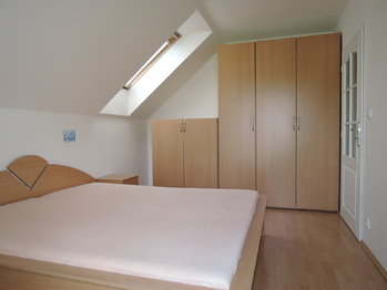 Pronájem domu 150 m², Hostivice