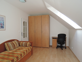 Pronájem domu 150 m², Hostivice