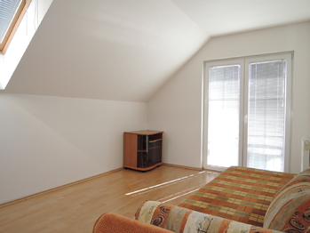 Pronájem domu 150 m², Hostivice