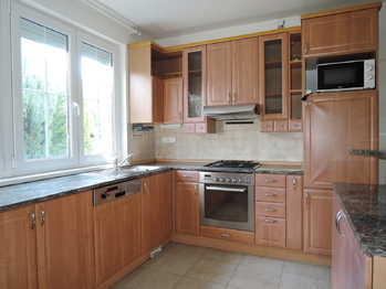Pronájem domu 150 m², Hostivice