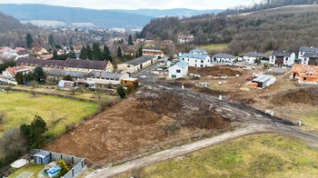Práce jsou v plném procesu  - Prodej pozemku 1062 m², Chrustenice