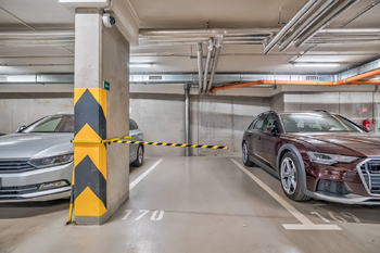 Parkovací stání náležející k bytu - Pronájem bytu 4+kk v osobním vlastnictví 116 m², Praha 3 - Žižkov