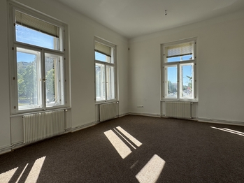 Pronájem kancelářských prostor 21 m², Kladno