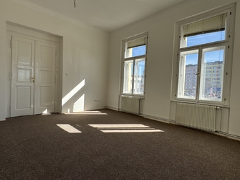 Pronájem kancelářských prostor 21 m², Kladno