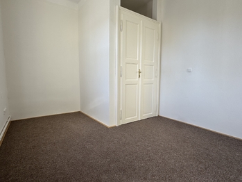 Pronájem kancelářských prostor 21 m², Kladno