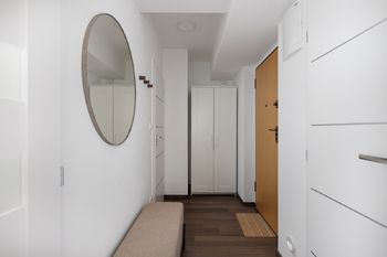 Hala - Prodej bytu 3+kk v osobním vlastnictví 50 m², Praha 8 - Kobylisy