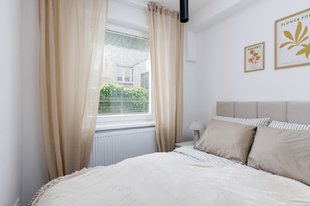 Ložnice - Prodej bytu 3+kk v osobním vlastnictví 50 m², Praha 8 - Kobylisy