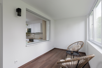 Lodžie - Prodej bytu 3+kk v osobním vlastnictví 50 m², Praha 8 - Kobylisy