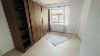 Pronájem domu 100 m², Milovice