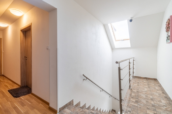 Prodej domu 233 m², Praha 5 - Lochkov