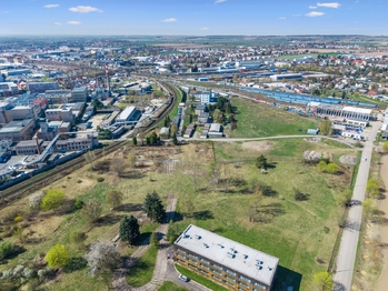 Prodej pozemku 7896 m², Hradec Králové