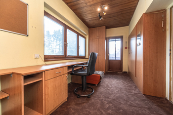 Pokoj s balkónem - Prodej domu 166 m², Kamenice