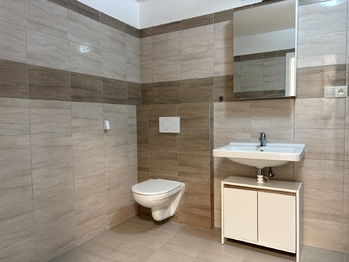 koupelna - Pronájem bytu 3+kk v osobním vlastnictví 83 m², Šumperk