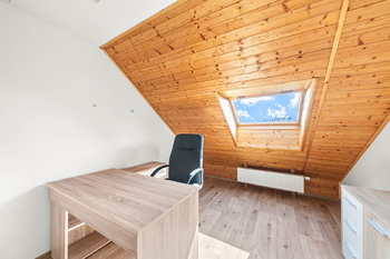 první podkrovní pokoj - Prodej domu 300 m², Dačice