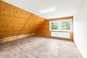 druhý podkrovní pokoj - Prodej domu 300 m², Dačice