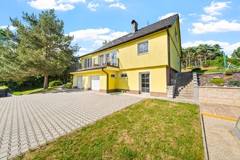 Prodej domu 300 m², Dačice