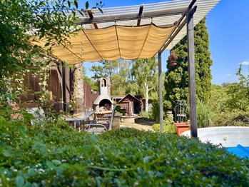 Posezení a krb - Prodej chaty / chalupy 66 m², Slavkov u Brna