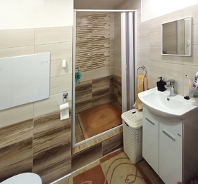 se změněnou dispozicí. - Prodej bytu 1+kk v osobním vlastnictví 33 m², Slaný