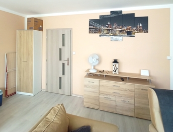 a taktéž jako klidová zóna - Prodej bytu 1+kk v osobním vlastnictví 33 m², Slaný