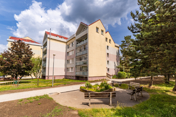 Prodej bytu 3+1 v osobním vlastnictví 68 m², Praha 9 - Újezd nad Lesy