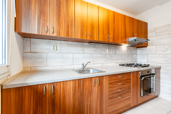 Prodej bytu 3+1 v osobním vlastnictví 68 m², Praha 9 - Újezd nad Lesy