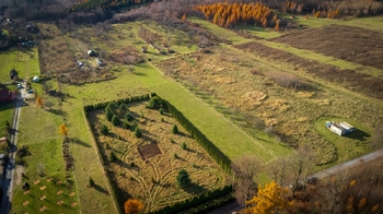 pohled z dronu směrem na JZ - Prodej pozemku 3861 m², Babice nad Svitavou