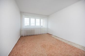 Obývací pokoj - Prodej bytu 4+1 v osobním vlastnictví 80 m², Praha 4 - Kamýk