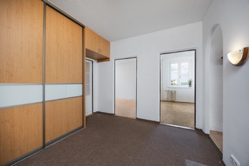 Předsíň - Prodej bytu 4+1 v osobním vlastnictví 80 m², Praha 4 - Kamýk