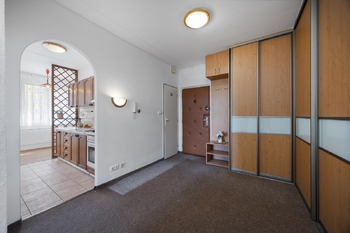 Předsíň - Prodej bytu 4+1 v osobním vlastnictví 80 m², Praha 4 - Kamýk