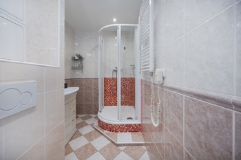 Koupelna - Prodej bytu 4+1 v osobním vlastnictví 80 m², Praha 4 - Kamýk
