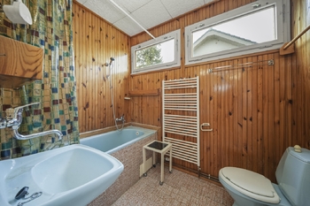 koupelna 2 NP - Prodej domu 91 m², Hodonín