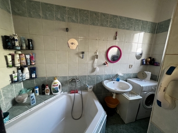Prodej nájemního (činžovního) domu 400 m², Teplice
