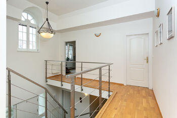 Pronájem domu 302 m², Praha 6 - Nebušice