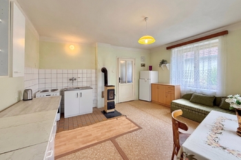 kuchyně - Prodej domu 121 m², Bříství