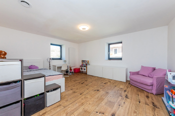 Prodej nájemního domu 330 m², Černuc