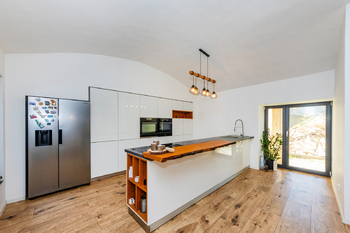 Prodej nájemního domu 330 m², Černuc