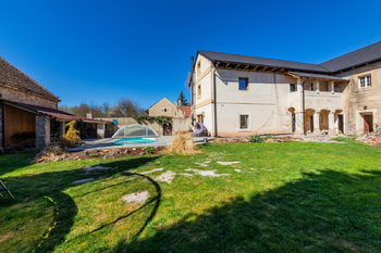 Prodej nájemního domu 330 m², Černuc