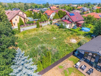Prodej pozemku 1009 m², Jirny