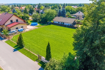 Prodej pozemku 1009 m², Jirny