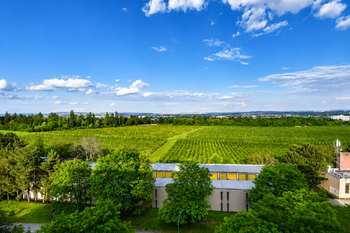 VÝHLED Z LODŽIE - Prodej bytu 2+kk v osobním vlastnictví 46 m², Brno