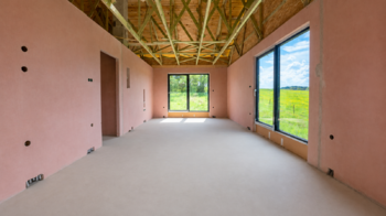 Pohled od kuchyňské linky do obývacího pokoje  - Prodej domu 130 m², Prosenická Lhota