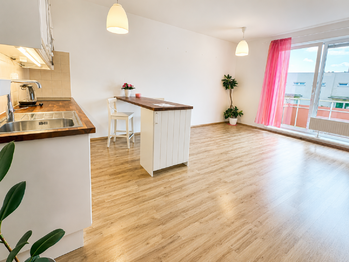Pronájem bytu 1+kk v osobním vlastnictví 33 m², Praha 10 - Uhříněves