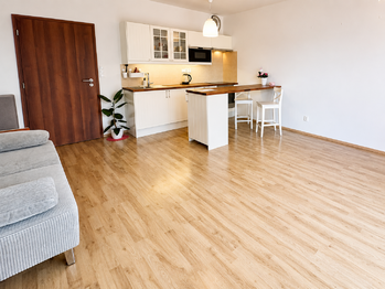 Pronájem bytu 1+kk v osobním vlastnictví 33 m², Praha 10 - Uhříněves