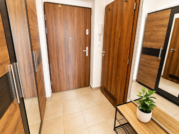 Pronájem bytu 1+kk v osobním vlastnictví 33 m², Praha 10 - Uhříněves